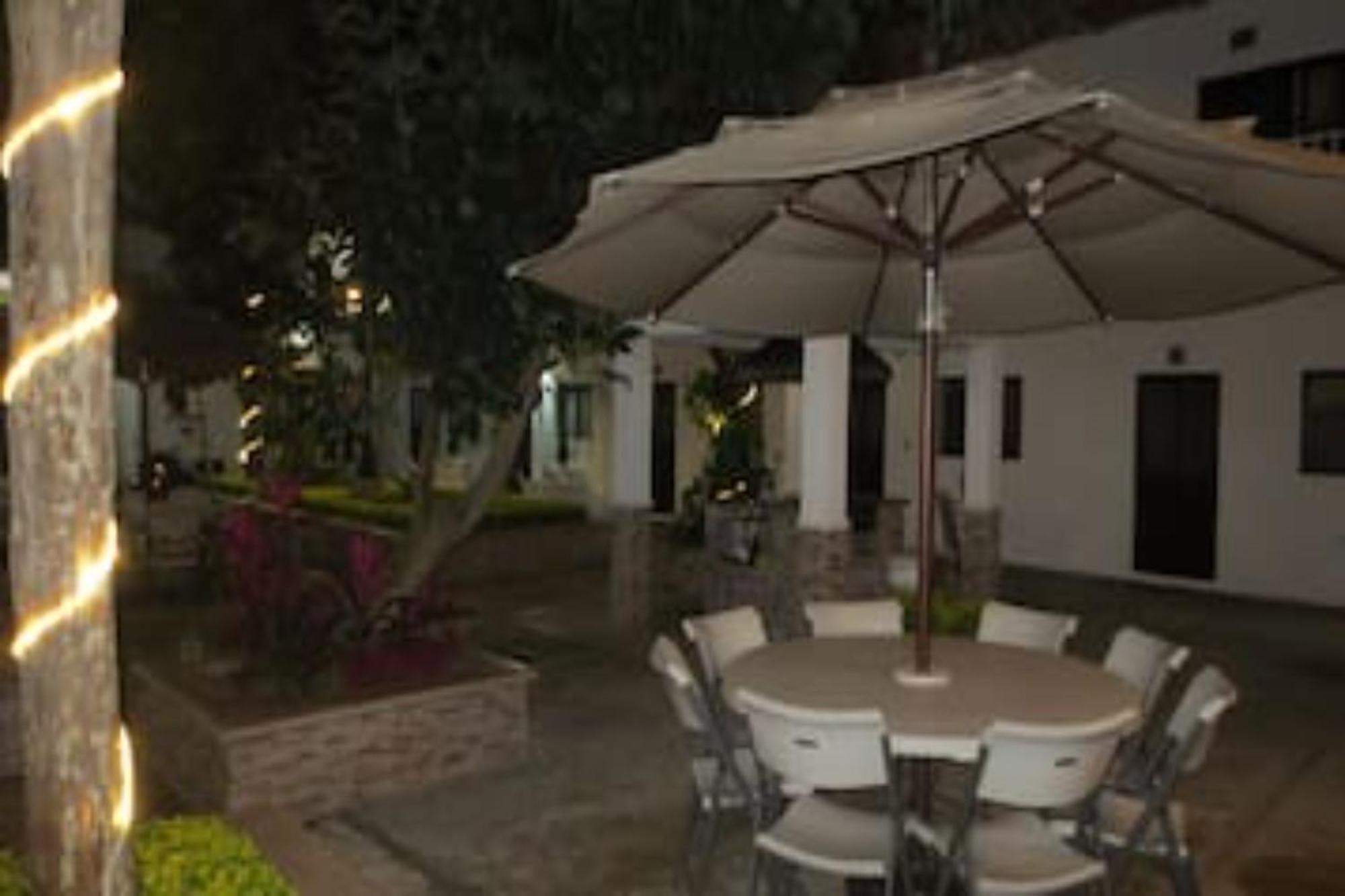 Hotel Capital O Colón, Ciudad Guzmán Jalisco Esterno foto