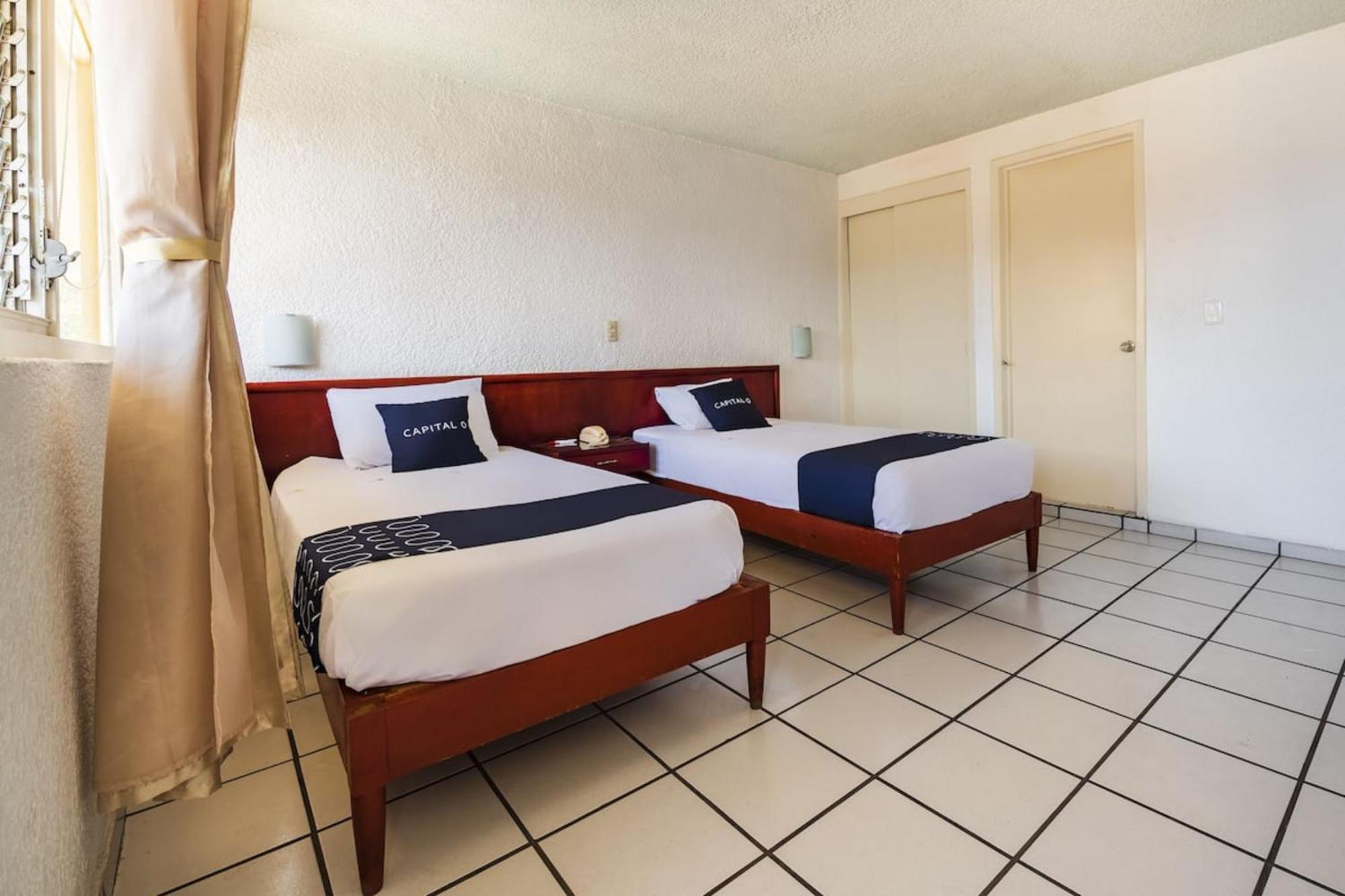 Hotel Capital O Colón, Ciudad Guzmán Jalisco Esterno foto
