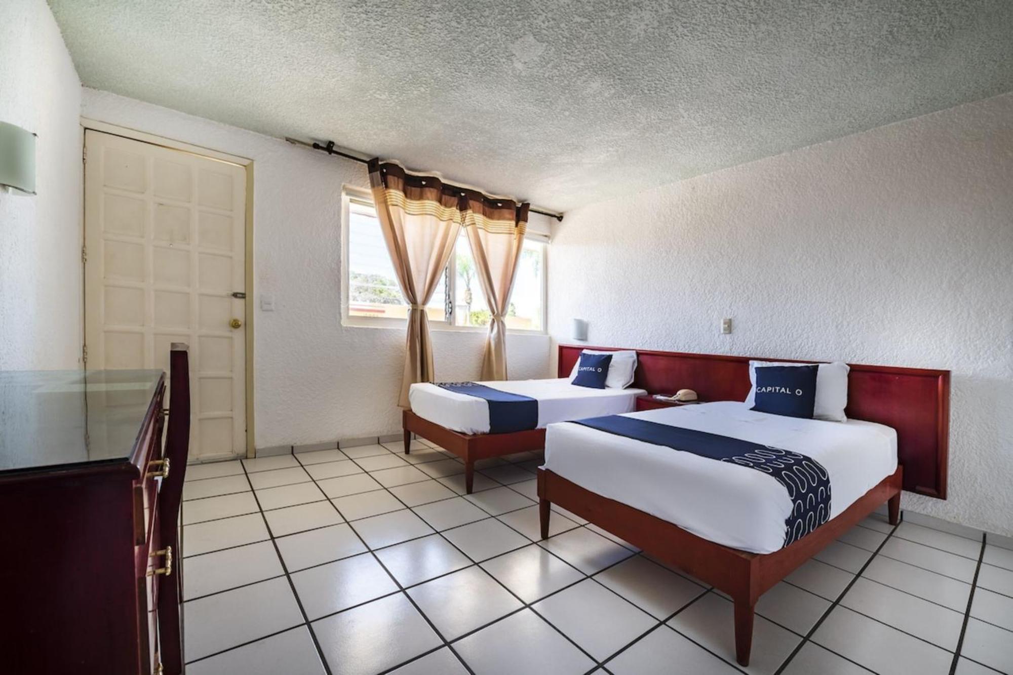 Hotel Capital O Colón, Ciudad Guzmán Jalisco Esterno foto
