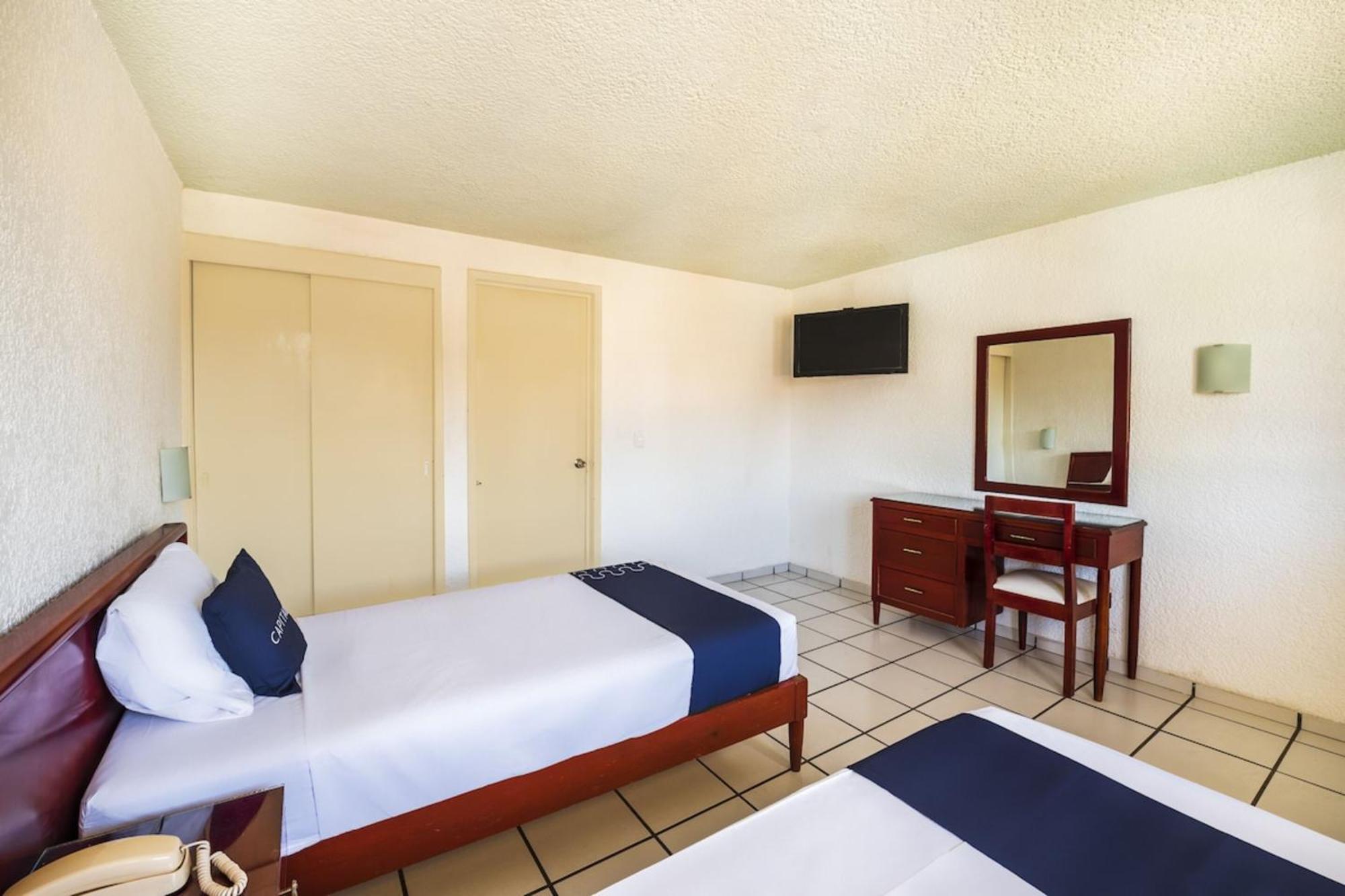 Hotel Capital O Colón, Ciudad Guzmán Jalisco Esterno foto