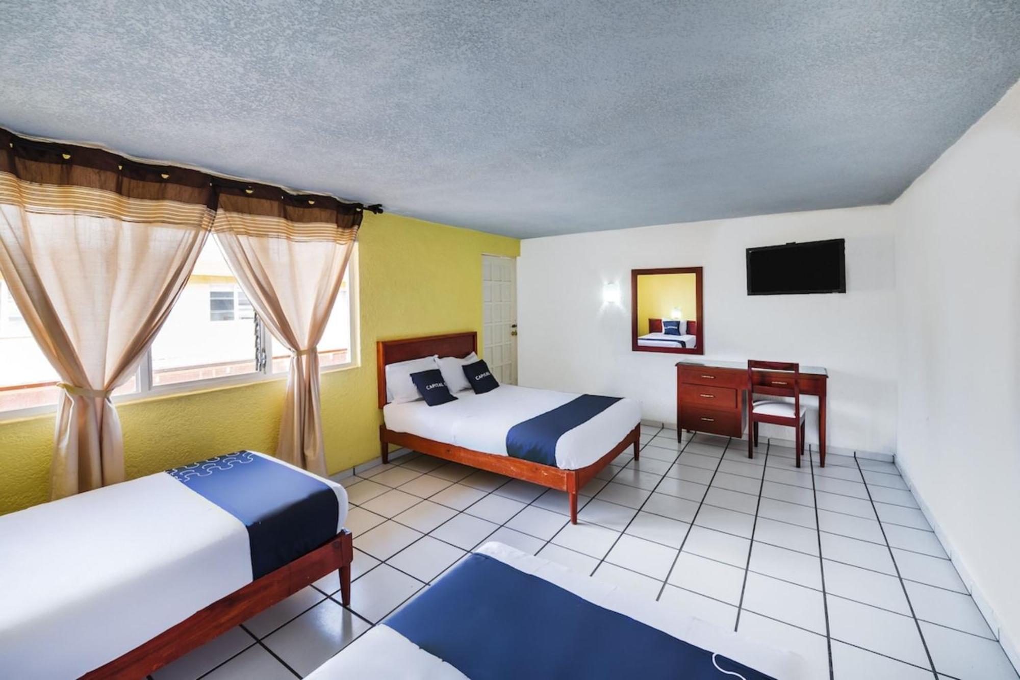 Hotel Capital O Colón, Ciudad Guzmán Jalisco Esterno foto