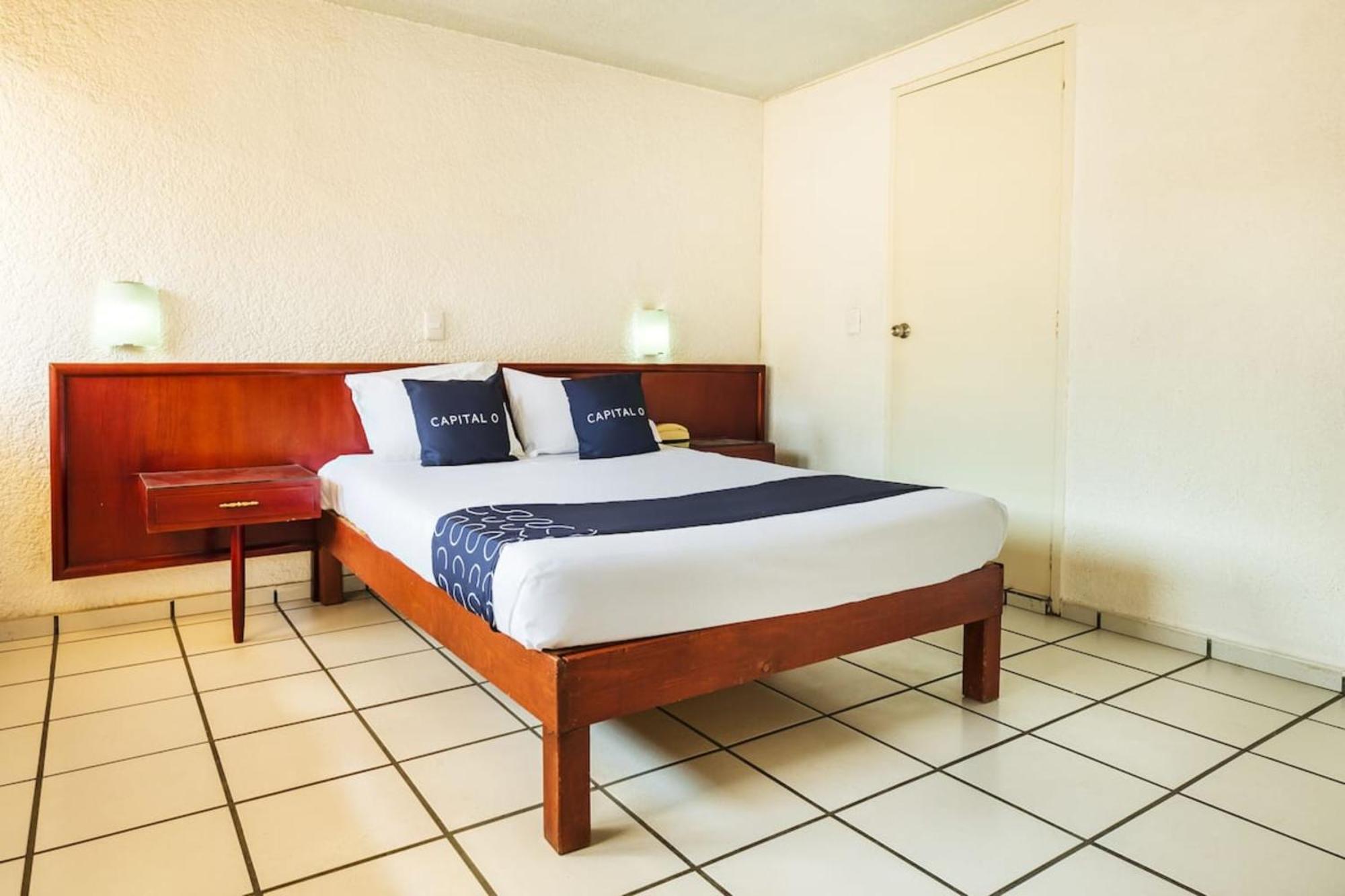 Hotel Capital O Colón, Ciudad Guzmán Jalisco Esterno foto