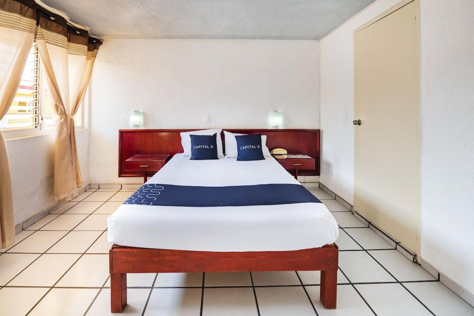Hotel Capital O Colón, Ciudad Guzmán Jalisco Esterno foto