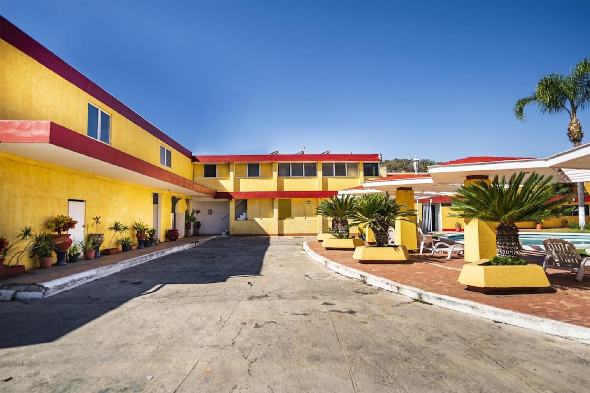 Hotel Capital O Colón, Ciudad Guzmán Jalisco Esterno foto